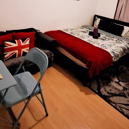 Merciful King Room, In Zone 2-3 Λονδίνο Δωμάτιο φωτογραφία
